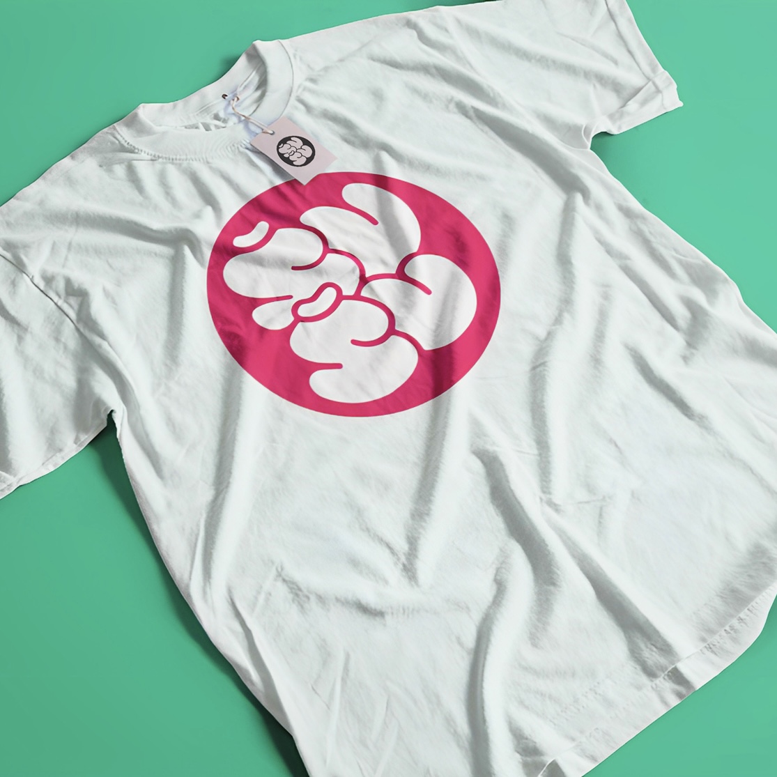 White T-shirt with the pink Šušu emblem